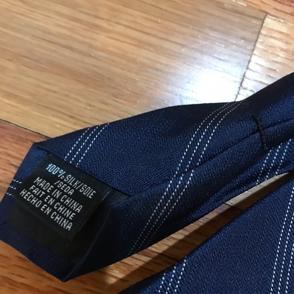 👔VAN HEUSEN Necktie - Picture 4 of 4